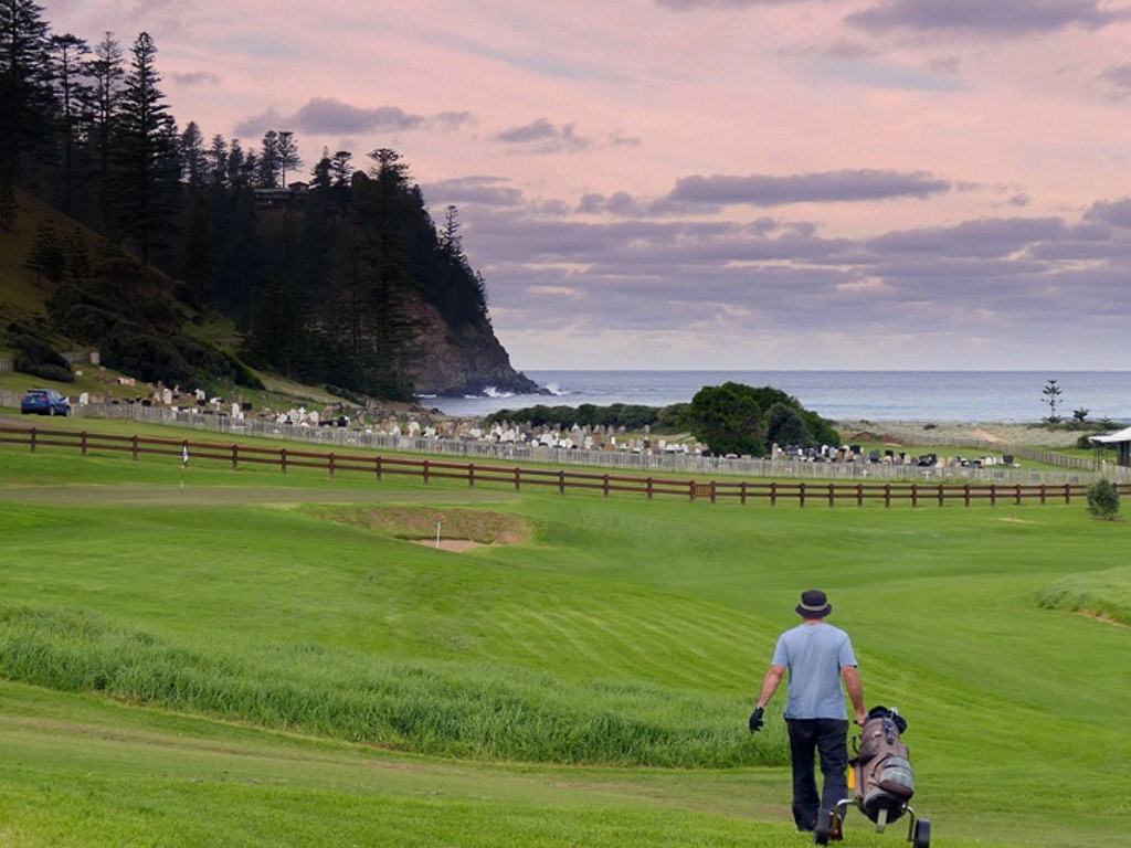 NorfolkIslandTravelCentre GolfCourse Cemetery