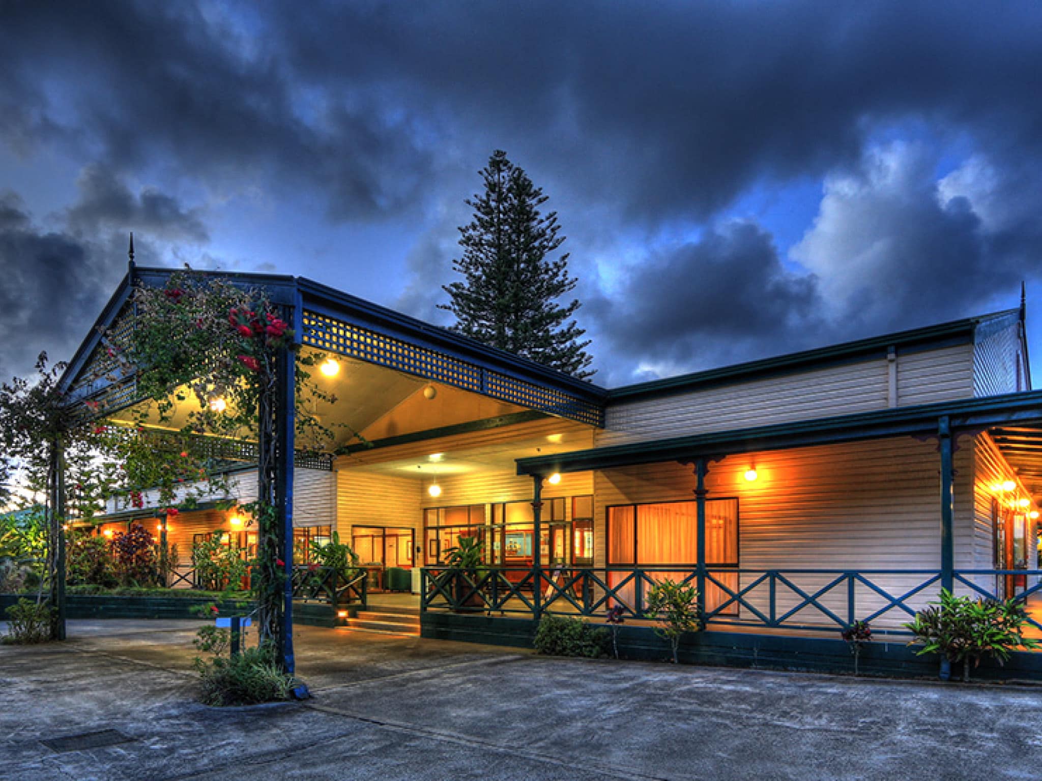 Paradise Resort Hotel Norfolk Island Front 2