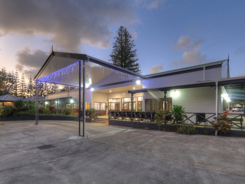 Paradise Hotel & Resort